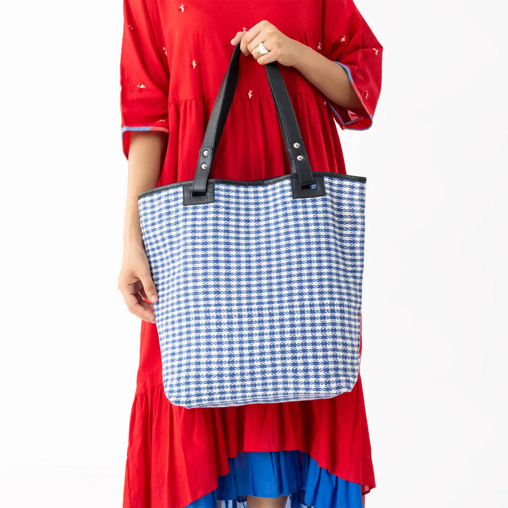 CHECKS TOTE - BLUE