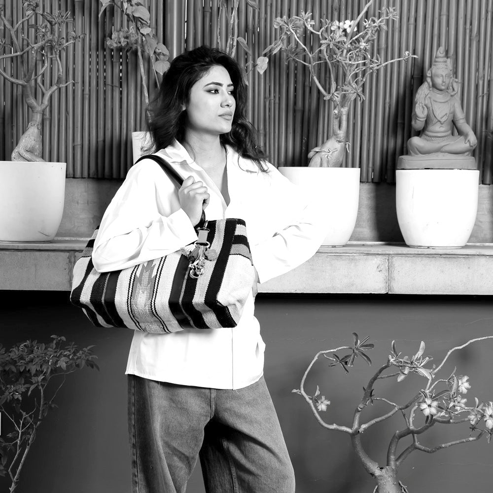 DHURRI SMALL TOTE - 003