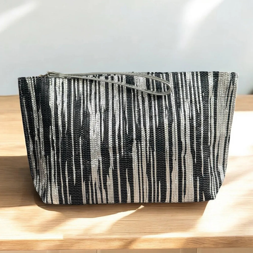 METALLIC CLUTCH - BLACK SILVER IKAT