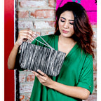 METALLIC CLUTCH - BLACK SILVER IKAT