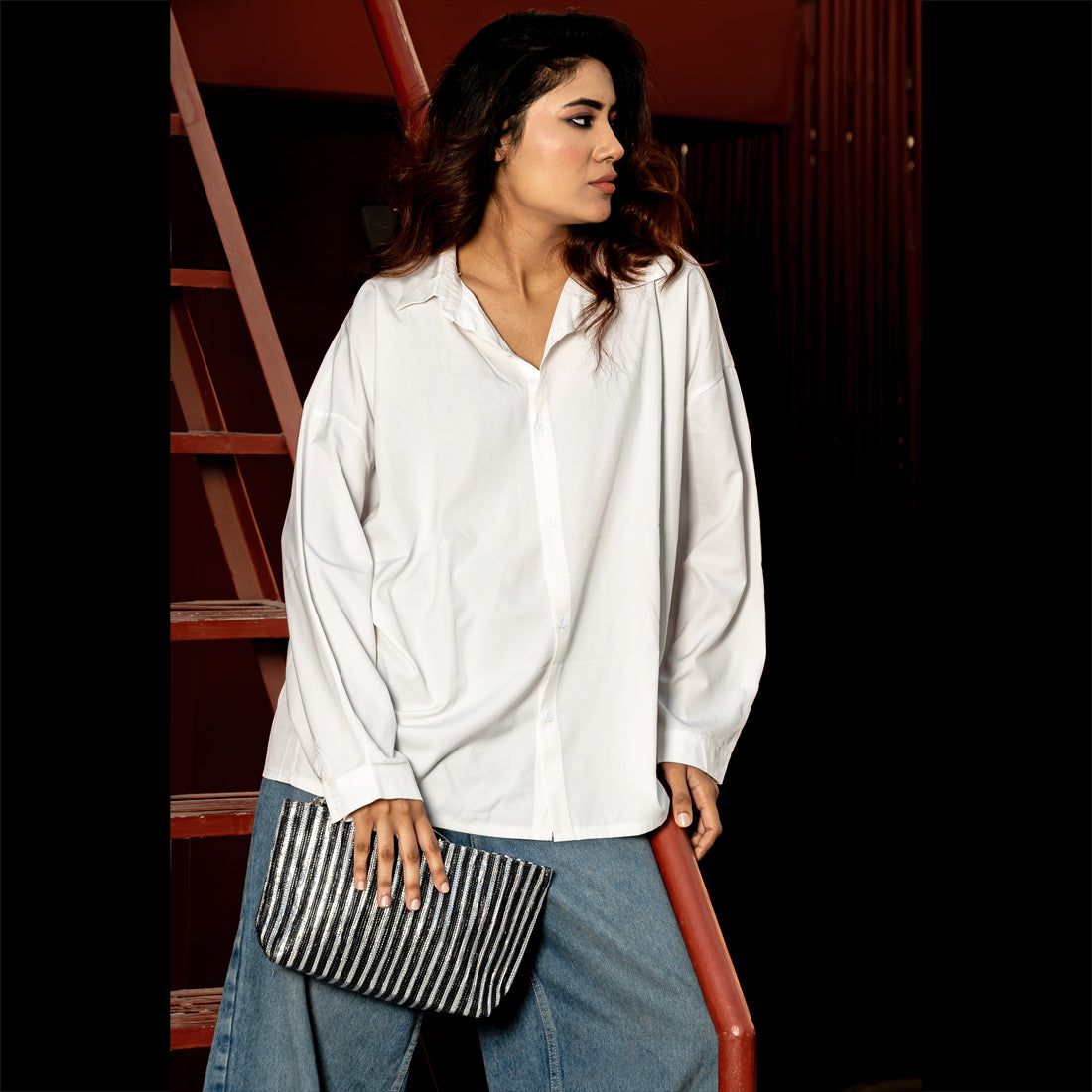 METALLIC CLUTCH - SILVER BLACK STRIPE