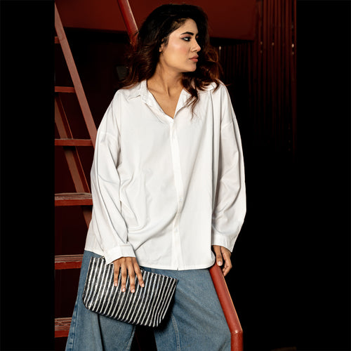 METALLIC CLUTCH - SILVER BLACK STRIPE